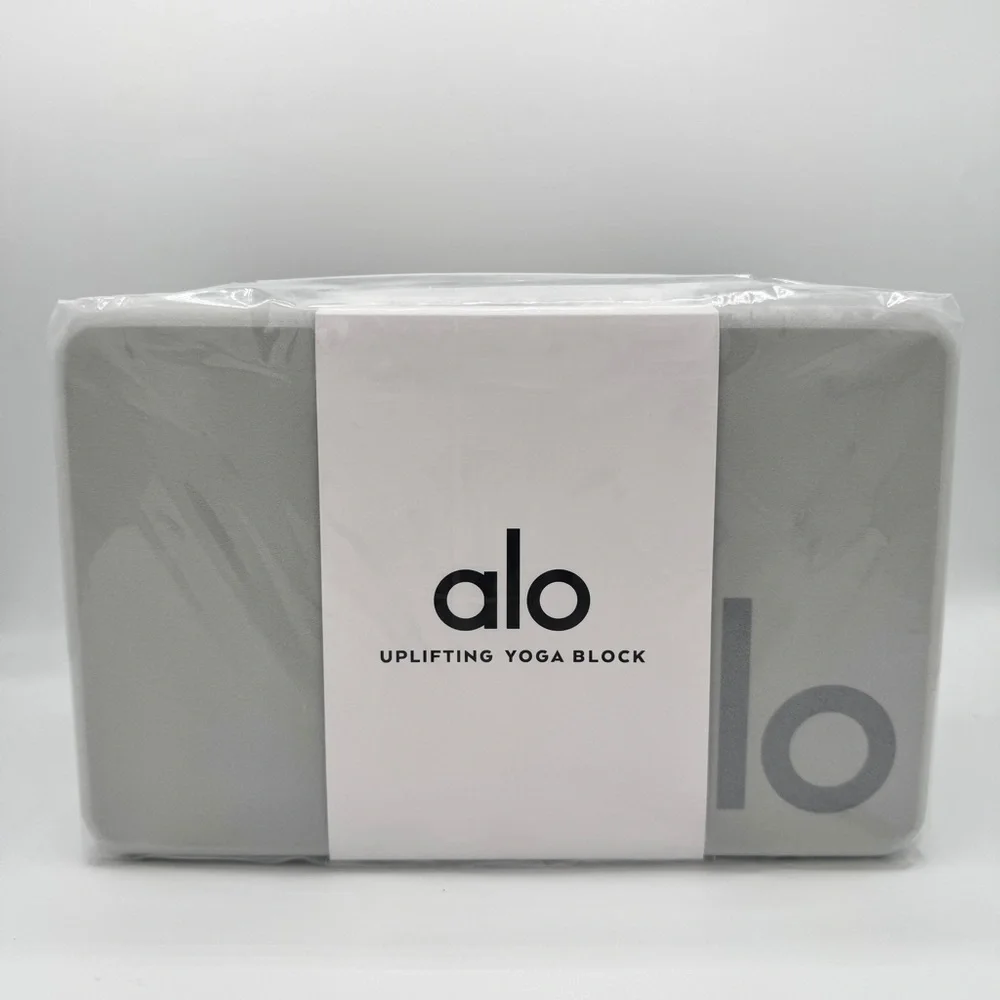 NWT ALO Yoga Uplifting Yoga Block in Dove Grey brand new - Picture 4 of 9